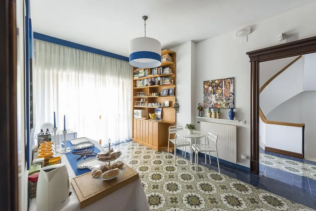 B&B Mondello Holiday Palermo 0*,  Italia