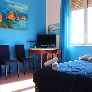 2* Alojamento de Acomodação e Pequeno-almoço La Maison Del Sole